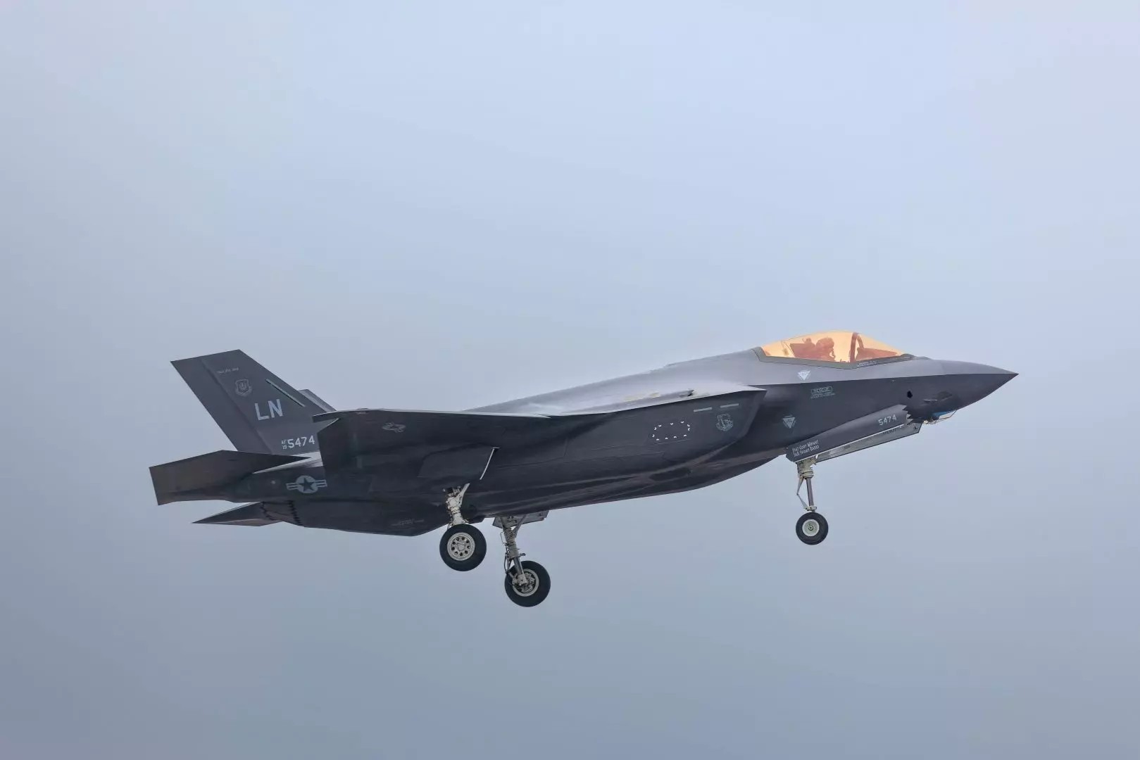 F35