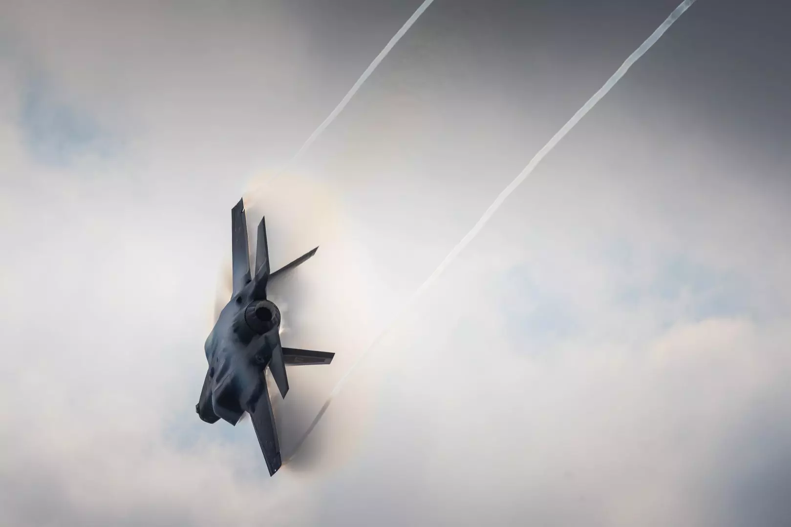 F35