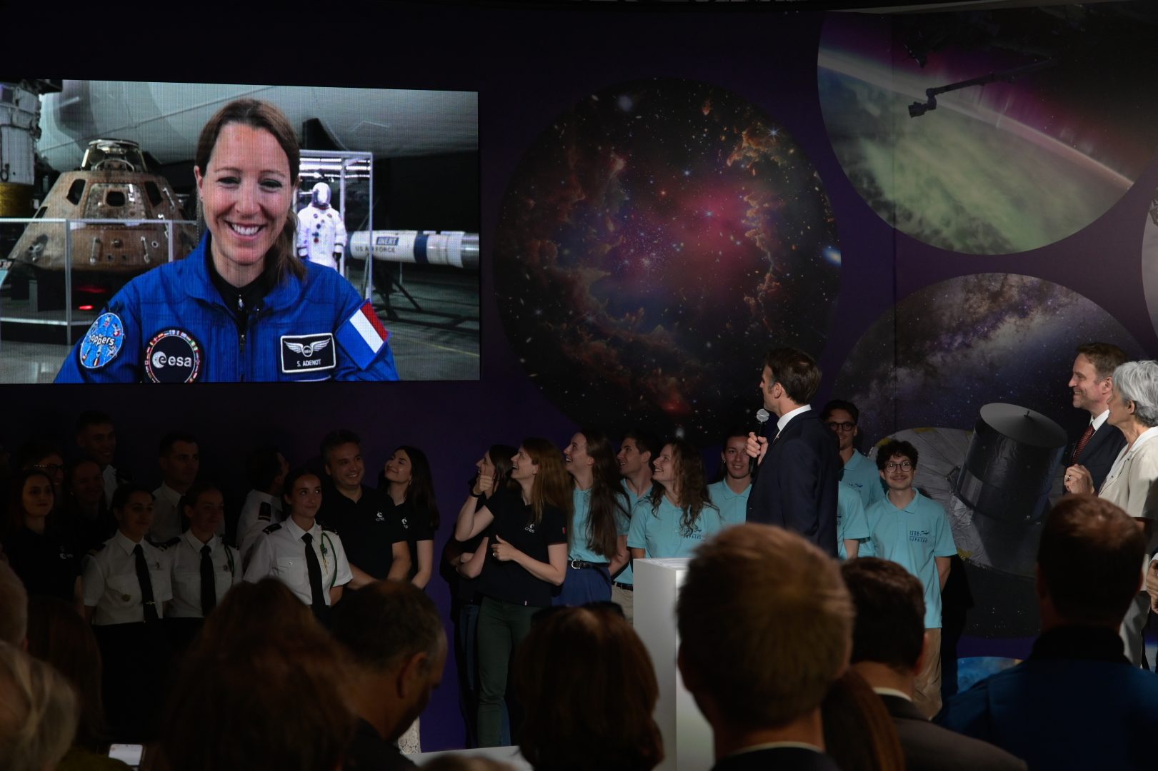 Visite du President de la Republique Emmanuel Macron, visio conférence avec Sophie Adenot, Paris Space Hub
55ème Salon International de l'Aéronautique et de l'Espace
Visit of the President of the Republic Emmanuel Macron, video conference with Sophie Adenot, Paris Space Hub 55th International Aerospace and Space Show