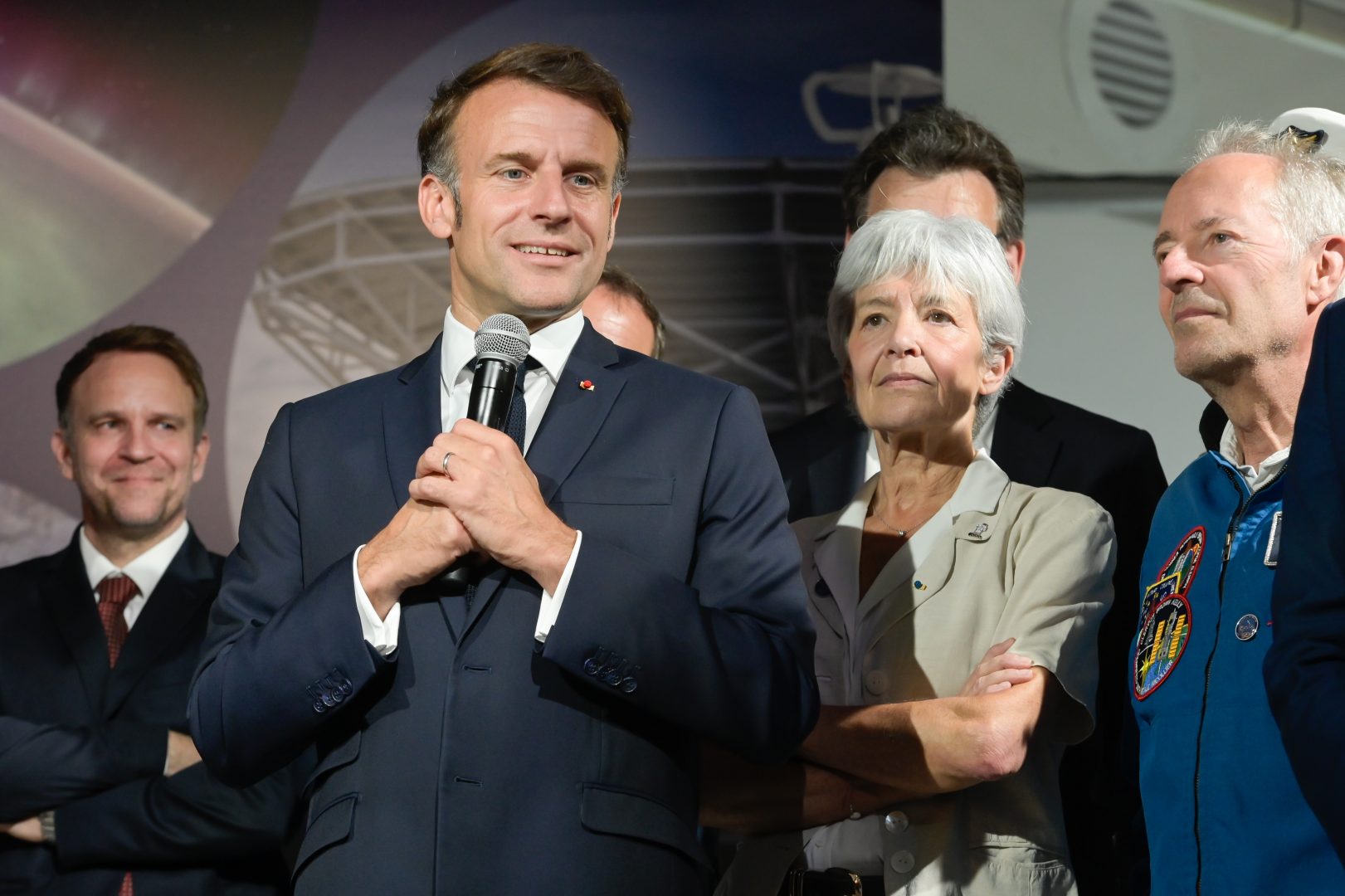Visite du President de la Republique Emmanuel Macron, visio conférence avec Sophie Adenot, Claudie Haignere, spationaute, Jean Francois Clairvoy, spationaute, Paris Space Hub
55ème Salon International de l'Aéronautique et de l'Espace
Visit by the President of the Republic Emmanuel Macron, video conference with Sophie Adenot, Claudie Haignere, astronaut, Jean Francois Clairvoy, astronaut, Paris Space Hub
55th International Air and Space Show